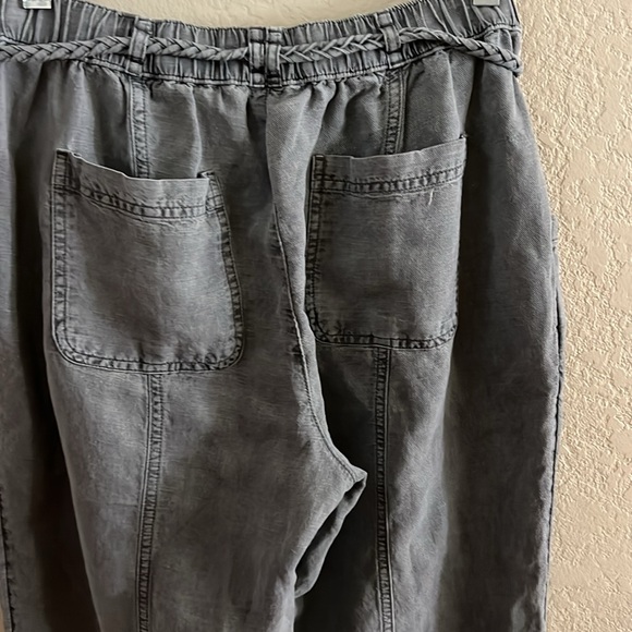 C&C California: 55% Linen, 45% Lyocell pants with cuffed legs, & pockets😎 - Picture 6 of 7